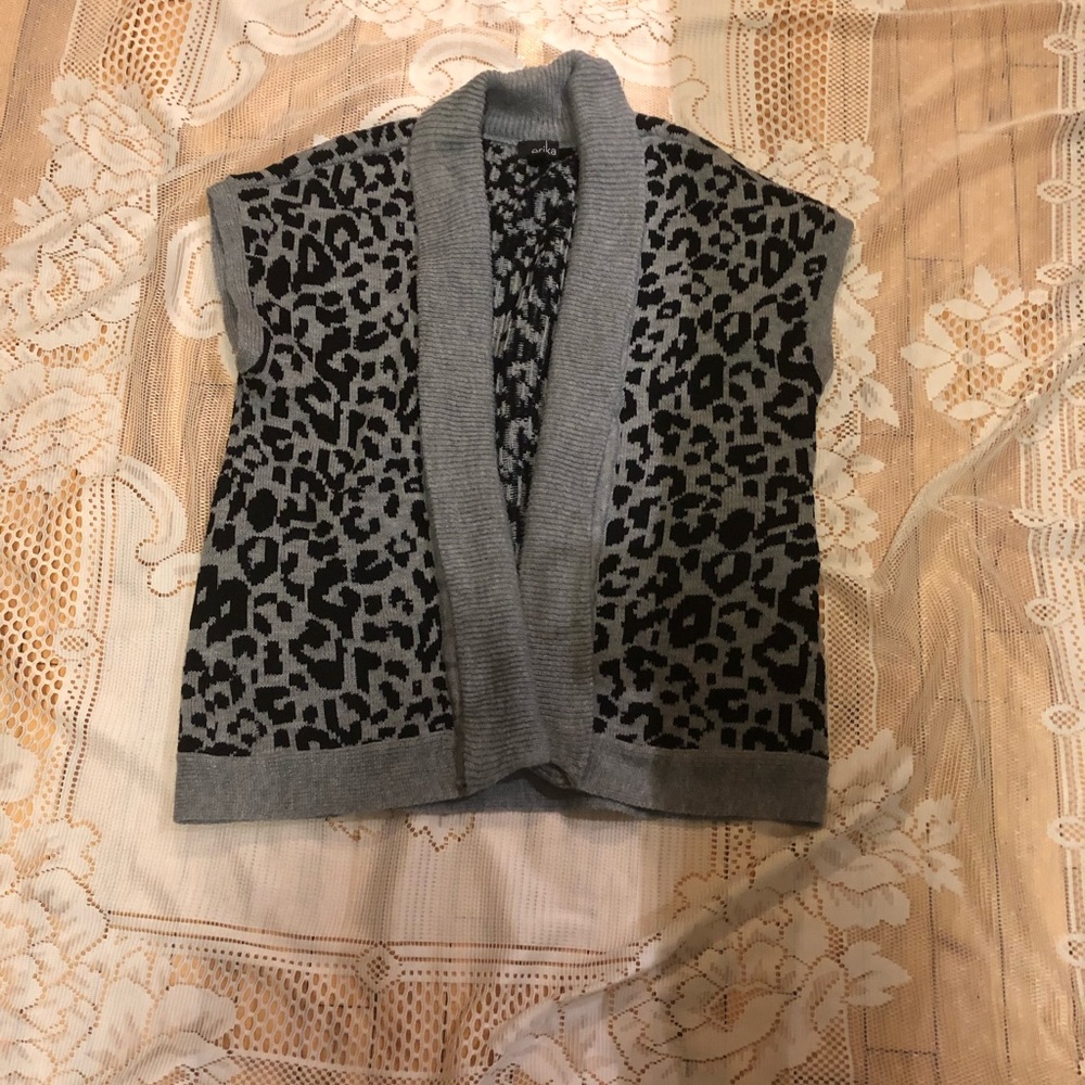 Sweater vest